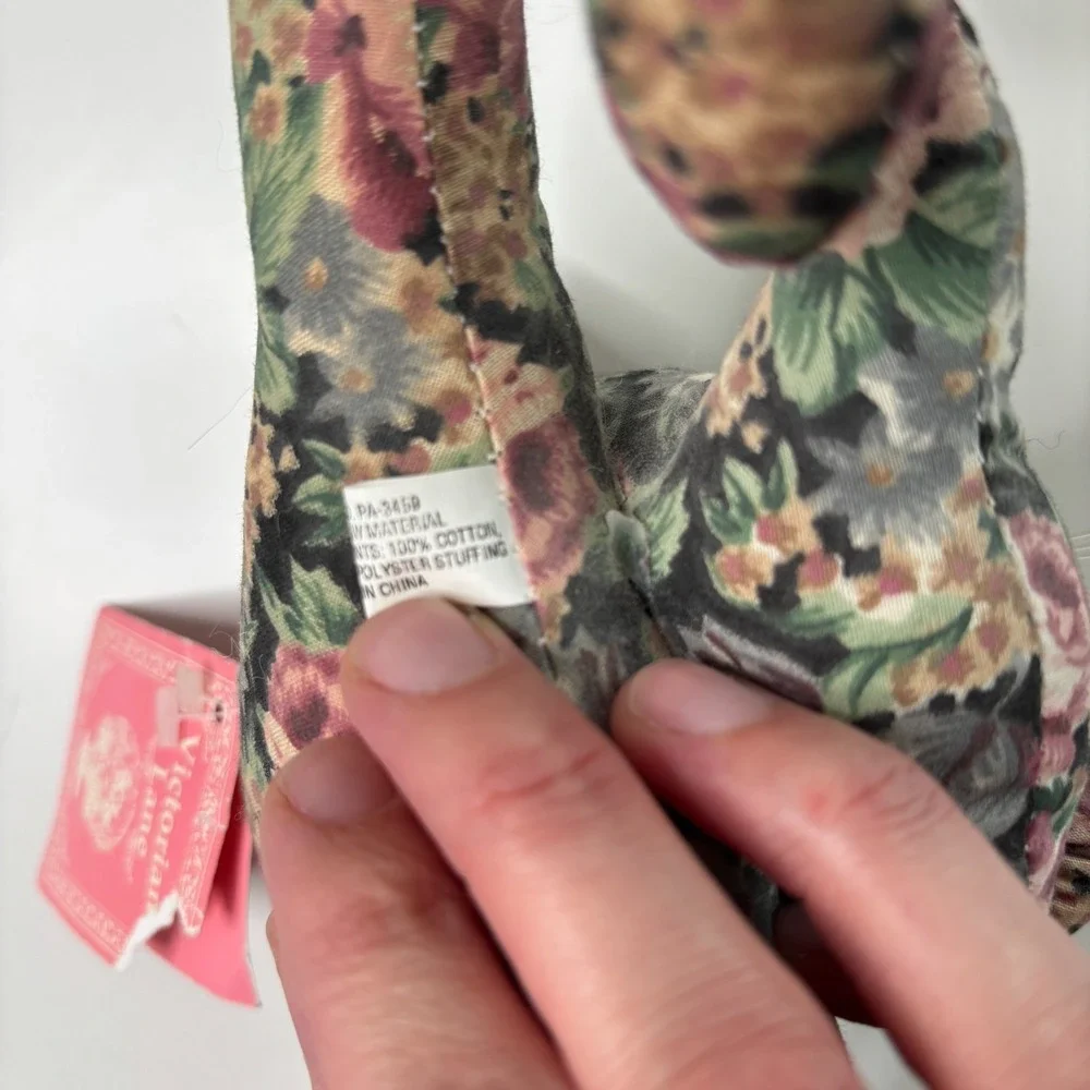 N/A floral quirky